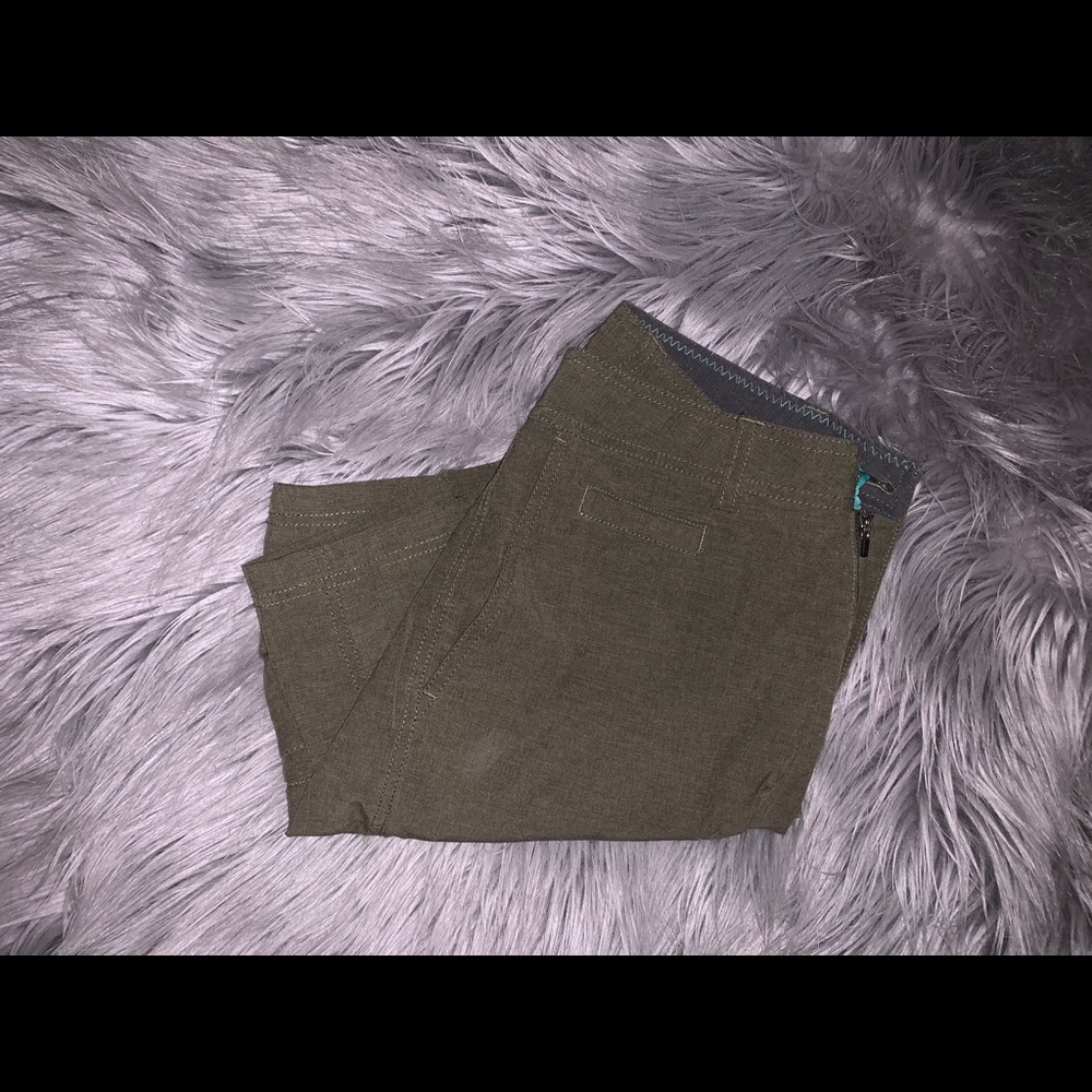 Link Soul Golf shorts